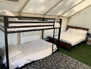 1 Schlafzimmer, Reisekinderbett, BettwÀsche