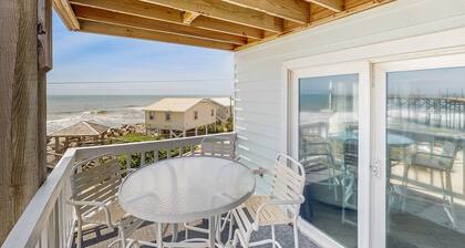 Dreamy oceanfront escape near the pier with close beach access