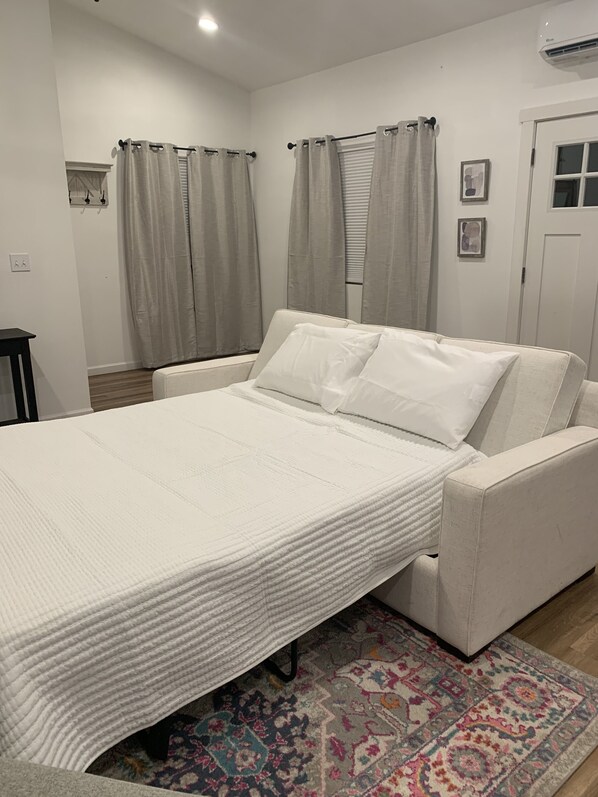 1 bedroom, iron/ironing board, free WiFi, bed sheets