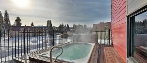 Bain à remous extérieur