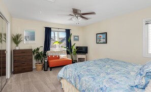 3 Schlafzimmer, Zimmersafe, Schreibtisch, Bügeleisen/Bügelbrett