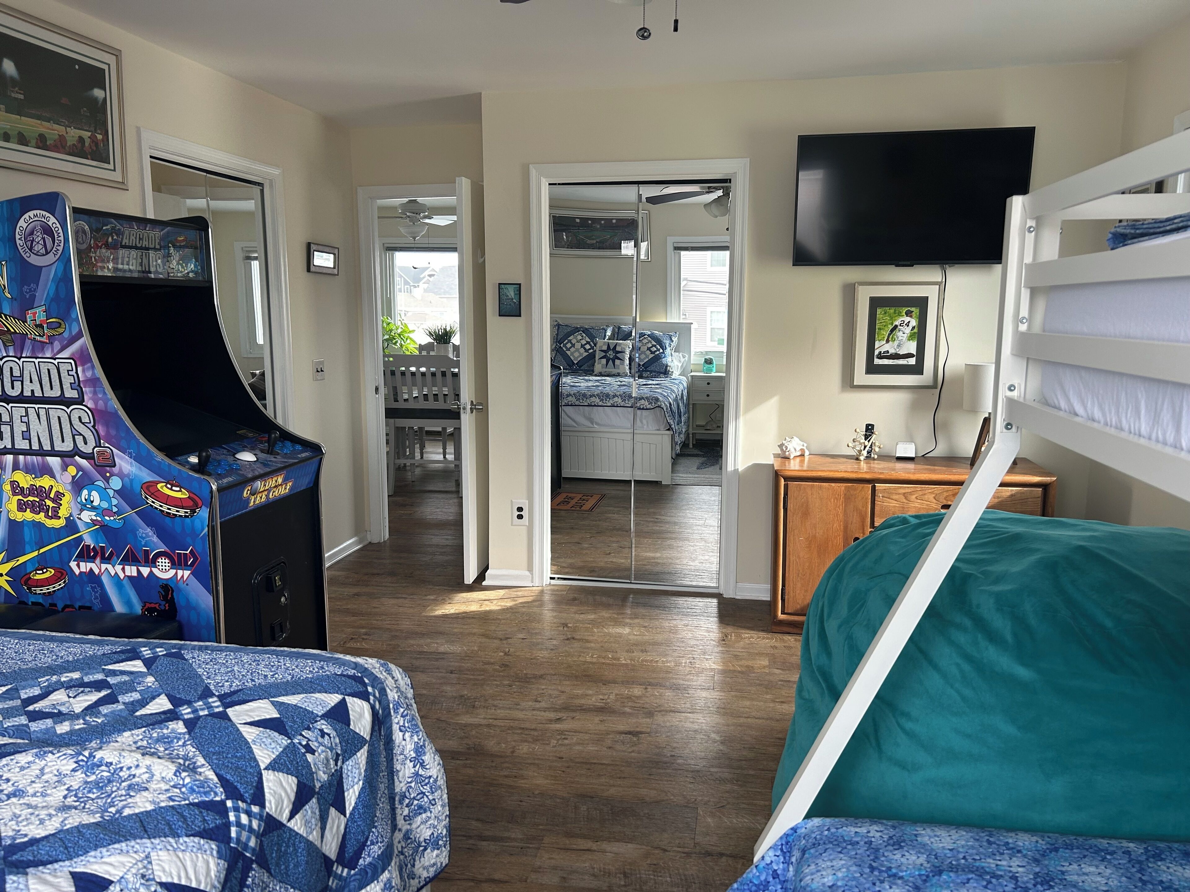 3 bedrooms, in-room safe, desk, iron/ironing board