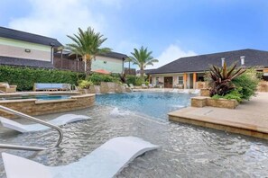 Pool - *NEW* Comfy 1 Bedroom W/ Pool Houston Hot Spot (Houston)