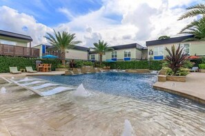 Pool - *NEW* Comfy 1 Bedroom W/ Pool Houston Hot Spot (Houston)