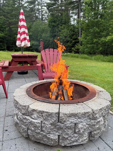 Private cabin, 30 acres, 40 min to Sugarloaf. Can snowmobile, ATV and hike paths