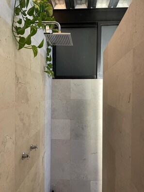 Apartamento familiar | Ducha del cuarto de baño