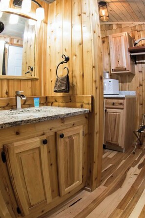 Hårtork och handdukar