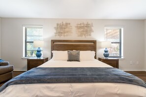 4 bedrooms, desk, iron/ironing board, travel crib