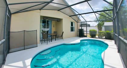 5/4 Pool Home Located in Sunset Ridge Community!