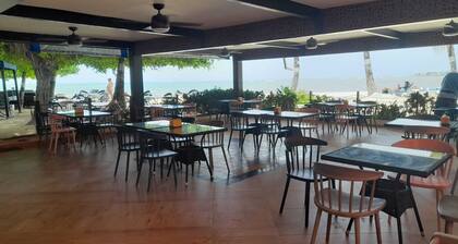 Hotel Mar de Corales By: CAJASAI