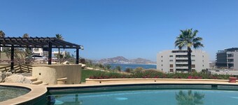 Million-dollar ocean view condo in Misiones