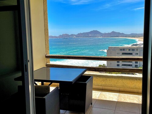 Million-dollar ocean view condo in Misiones