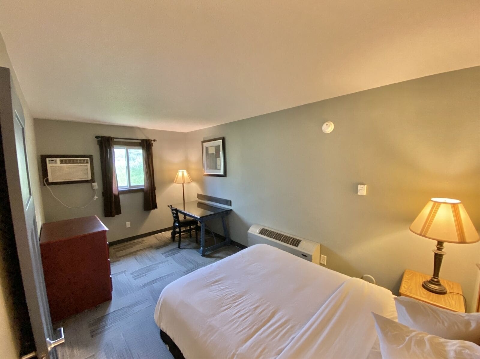 1 habitación, escritorio, wifi y ropa de cama 