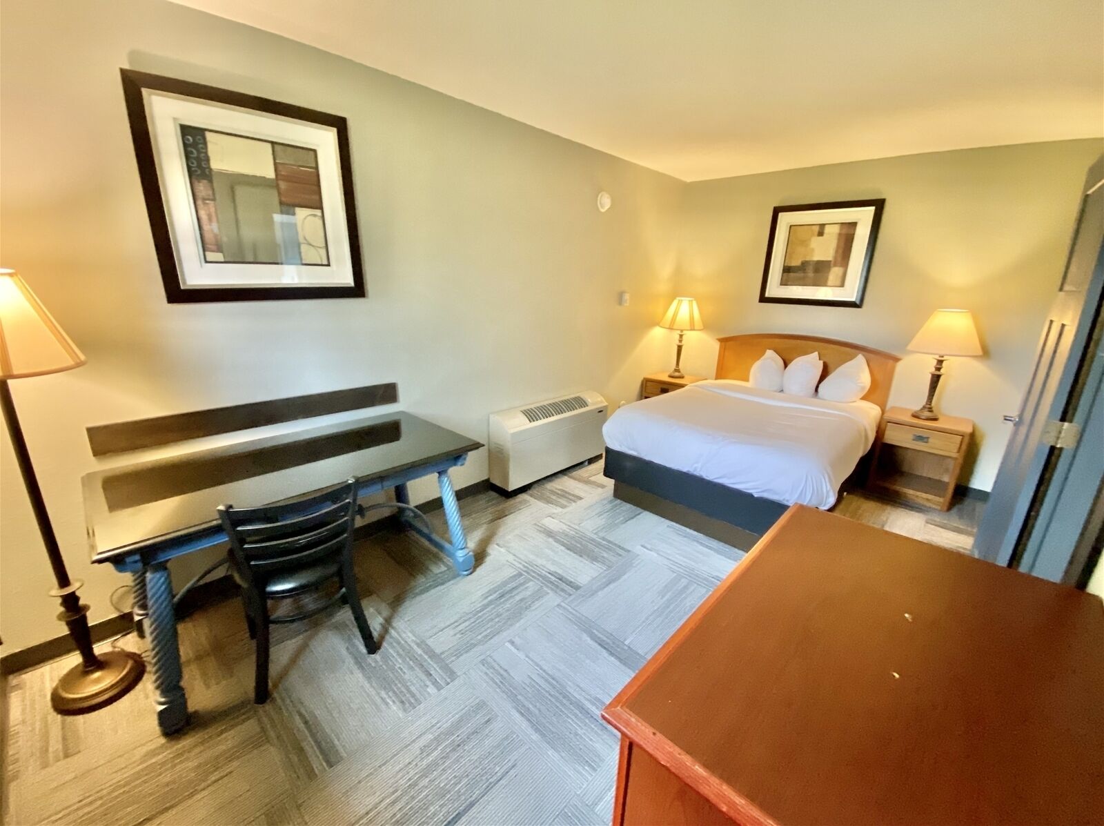 1 habitación, escritorio, wifi y ropa de cama 