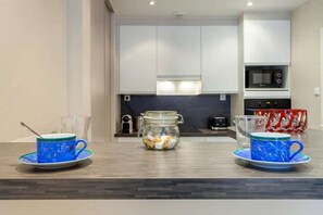 Fridge, microwave, oven, dishwasher - Colombe - Furnished apartment - Downtown Lyon (Lyon)