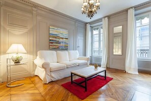 TV - Colombe - Furnished apartment - Downtown Lyon (Lyon)