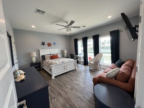 5 habitaciones, escritorio, tabla de planchar con plancha y wifi 