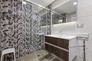 Douche, serviettes fournies