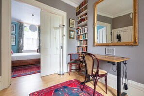 2 chambres, bureau, fer et planche à repasser, Wi-Fi gratuit