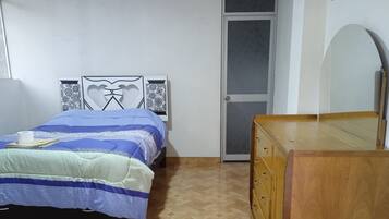 1 chambre, bureau, fer et planche Ă  repasser, Wi-Fi
