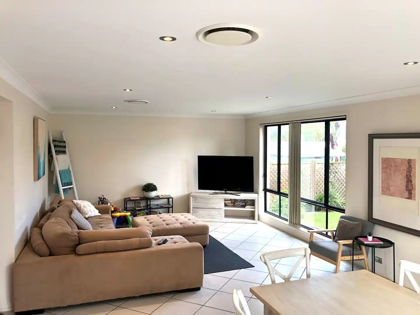 Large Holiday Home With Heated Pool On Demand Near Lake & Beaches - Newcastle
