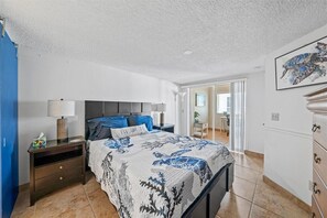 1 habitación, escritorio, tabla de planchar con plancha y wifi gratis 