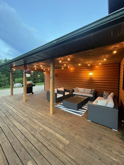 Cozy Log Cabin - Nature Escape - 5 acres