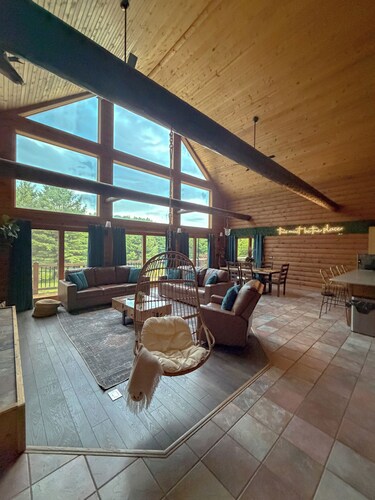Cozy Log Cabin - Nature Escape - 5 acres