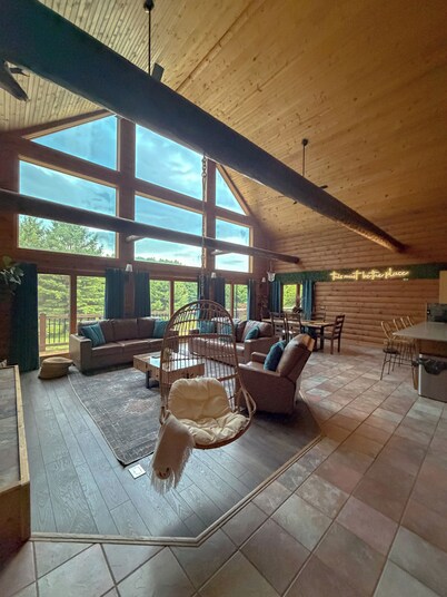 Cozy Log Cabin - Nature Escape - 5 acres