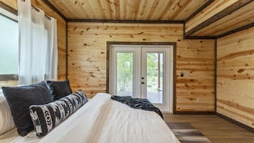 3 slaapkamers, een strijkplank/strijkijzer, gratis wifi, beddengoed