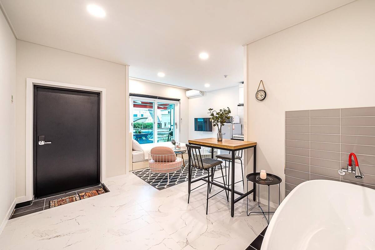 Basic Room, 1 Bedroom (102) | 1 bedroom, free WiFi