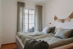 3 bedrooms, in-room safe, iron/ironing board, free WiFi