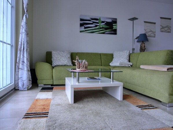 Fernseher, Stereoanlage