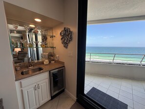 Interior - Eden W 903 A remodeled beautiful 1 Bedroom 2 Bath Gulf Front Condo with Stunning Views! (Pensacola)