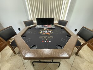 Spielezimmer