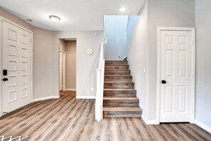 Interior - Contemporary 3BR House Near DT Summerlin – 3 Miles (Las Vegas)