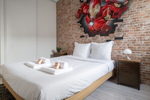 1 bedroom, bed sheets