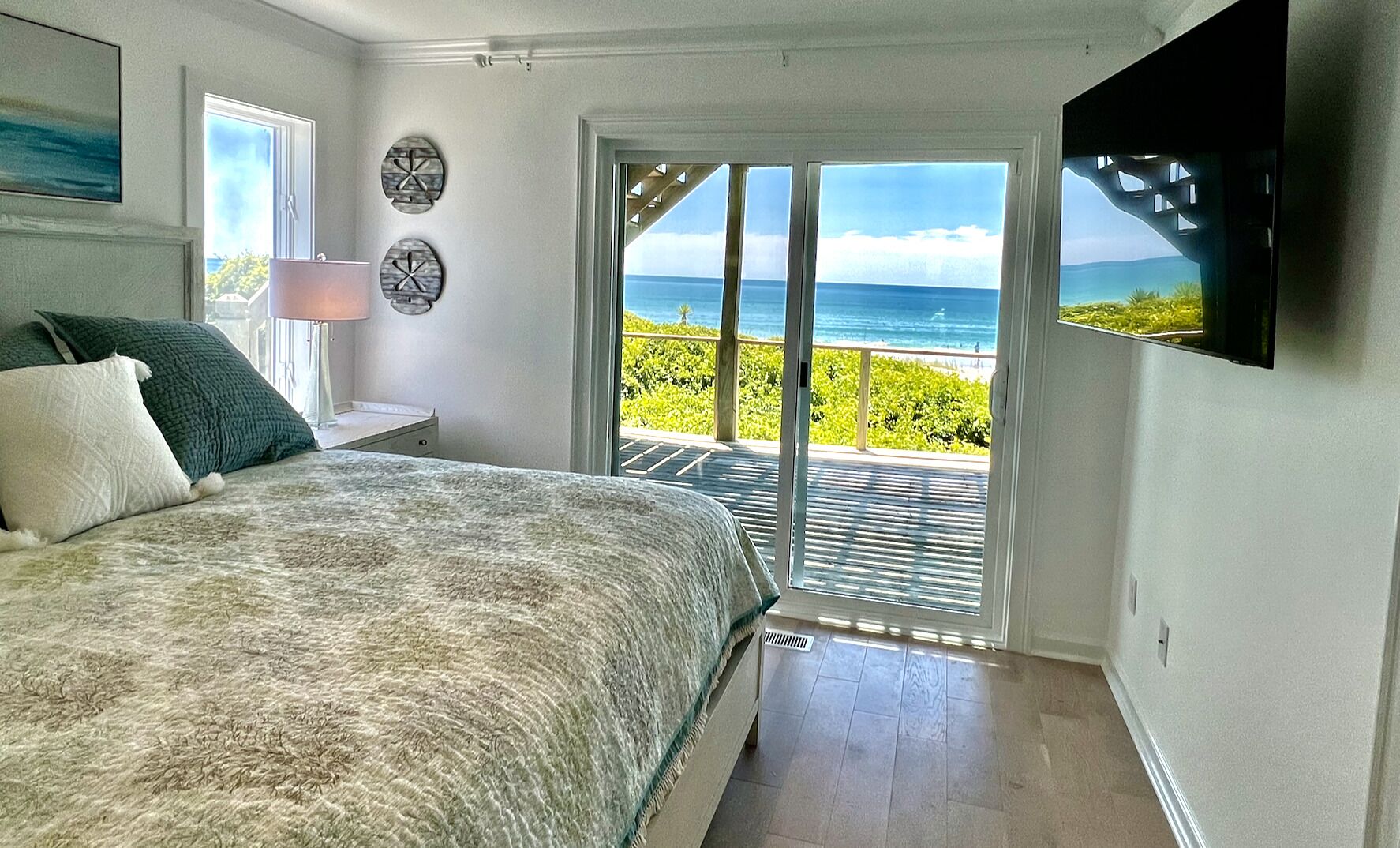 8 bedrooms, desk, iron/ironing board, free WiFi