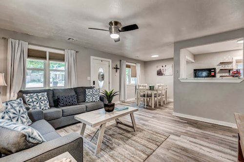 Cozy Home with amenities and private fenced yard. Walking distant to OSU!