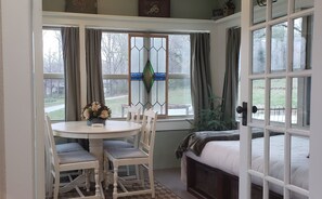 4 Schlafzimmer, Schreibtisch, Bügeleisen/Bügelbrett, kostenloses WLAN