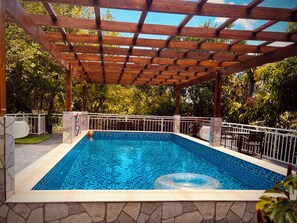 Piscine extérieure