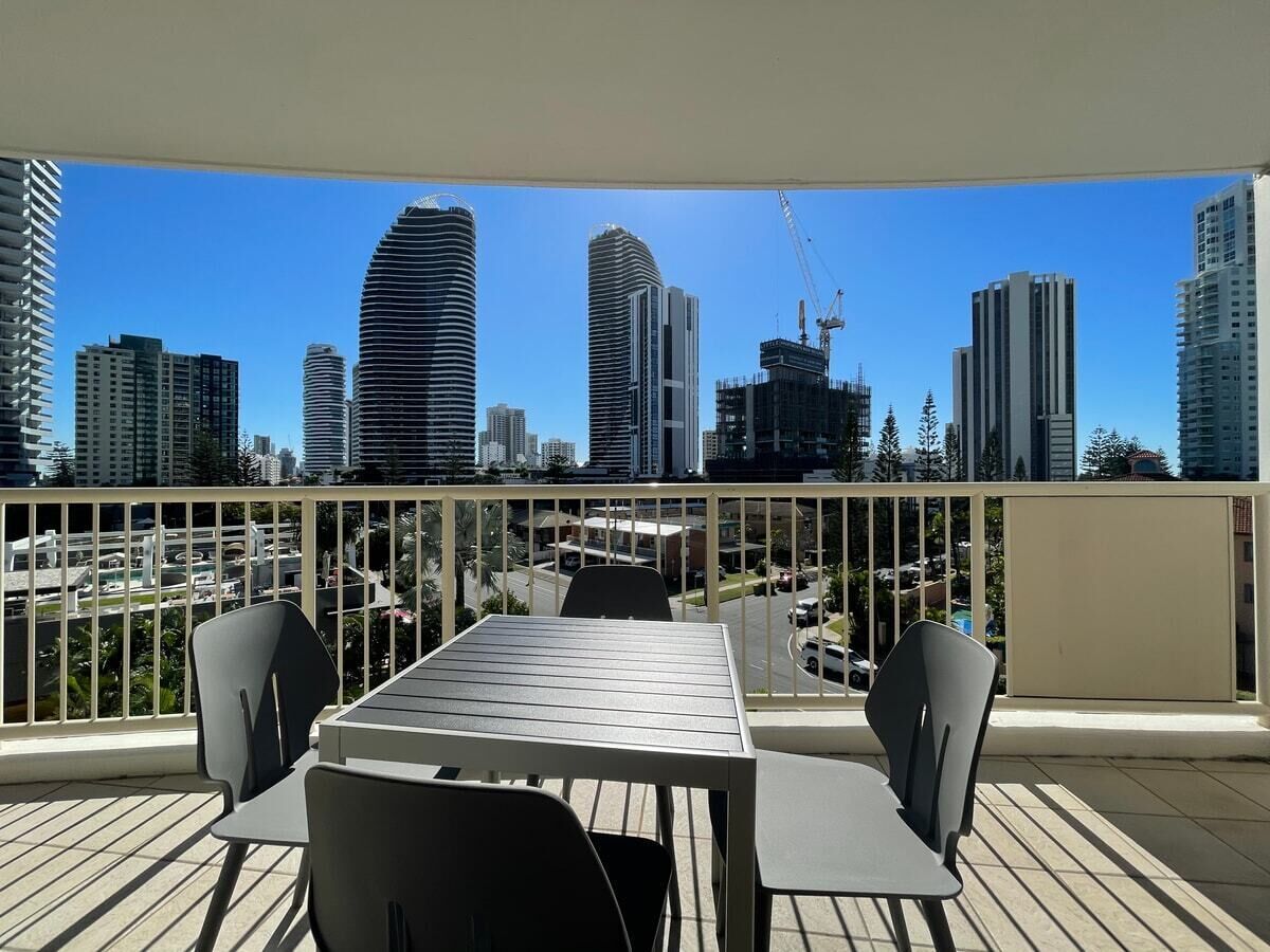 Broadbeach Central Apt 512