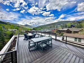 Outdoor dining - New top designer-"super host" property, walk to main street, hip & modern.  (Park City)