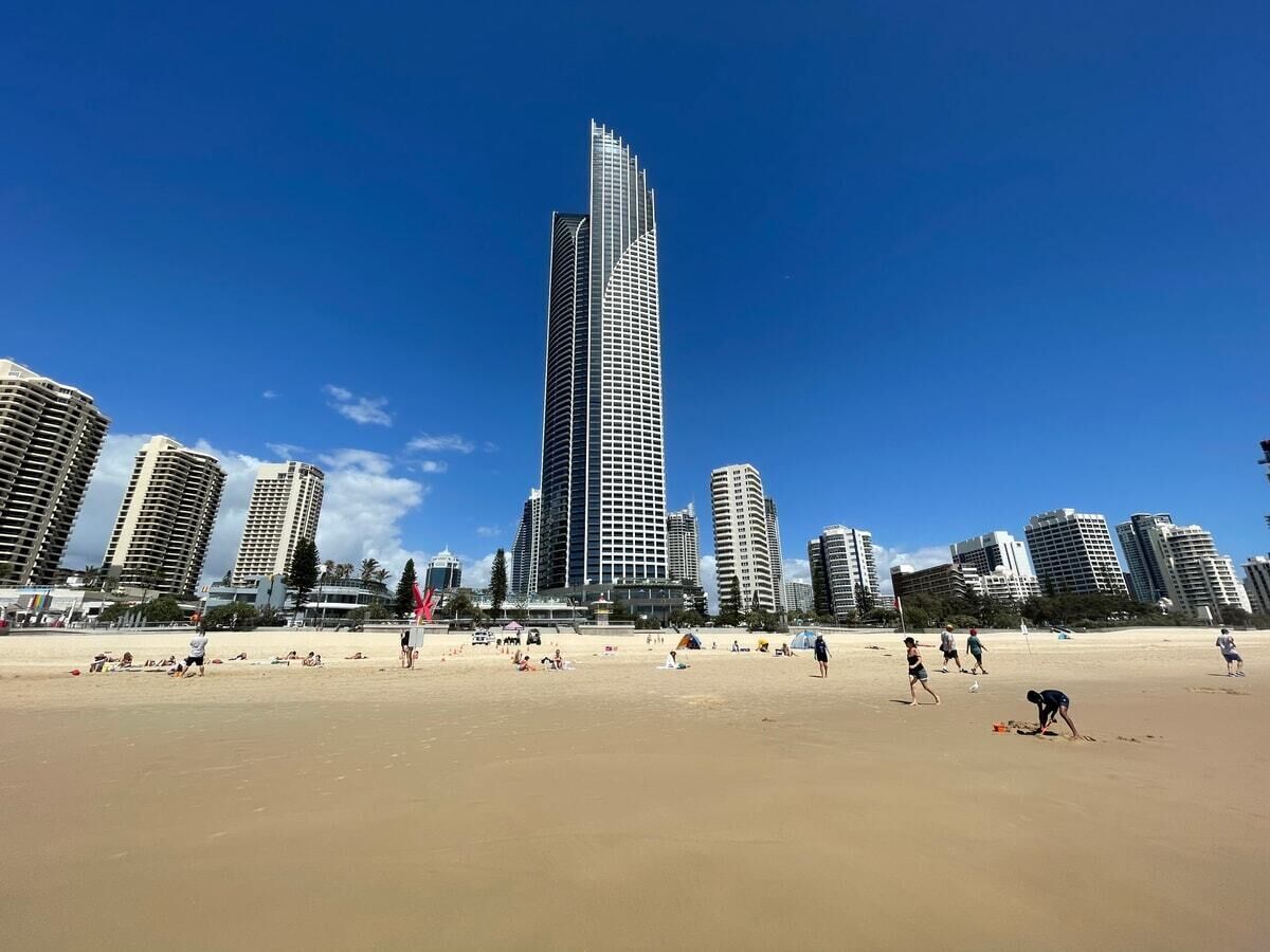 Beachfront Luxury in Soul Surfers Paradise 9th