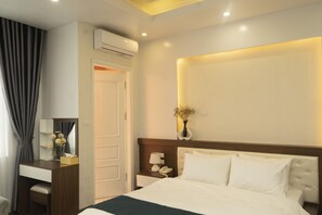 Luxury Room | Egyptian cotton sheets, premium bedding, minibar, desk - Sen Hotel My Dinh Song Da  (Hanoi)