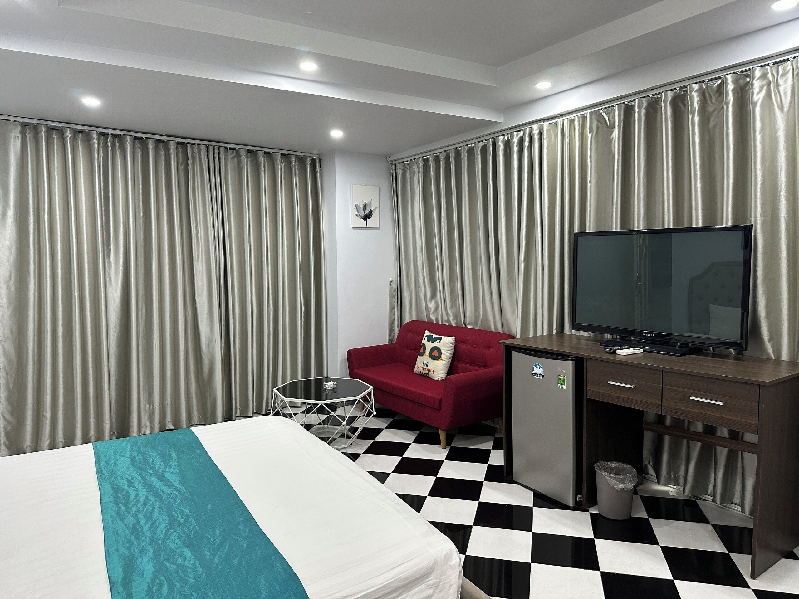 Luxury Room | Egyptian cotton sheets, premium bedding, minibar, desk