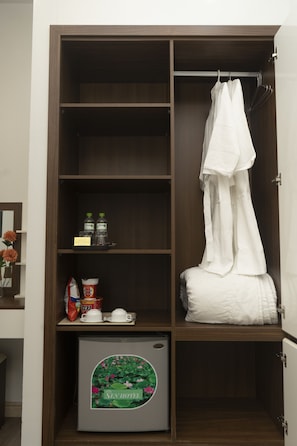 Egyptian cotton sheets, premium bedding, minibar, desk - Sen Hotel My Dinh Song Da (Hanoi)