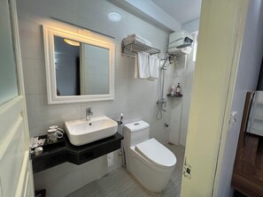 Deluxe Room | Bathroom - Sen Hotel My Dinh Song Da  (Hanoi)