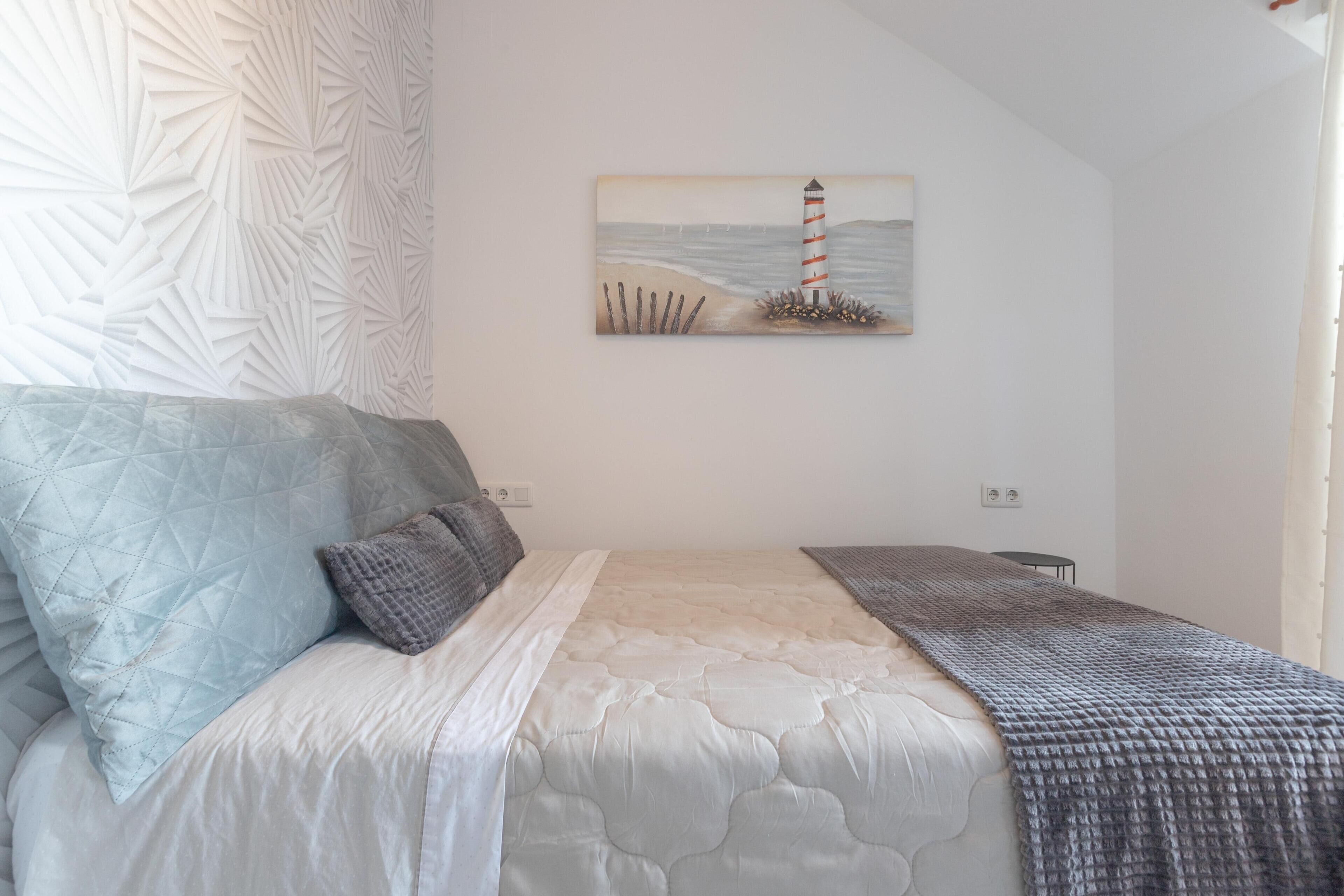 3 slaapkamers, een strijkplank/strijkijzer, gratis wifi, beddengoed