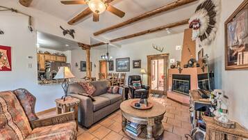 TV, fireplace, DVD player, books